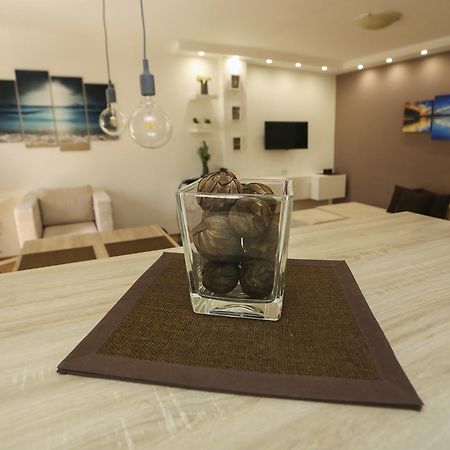 Modern Apartment With Free Parking Novi Sad Exterior photo